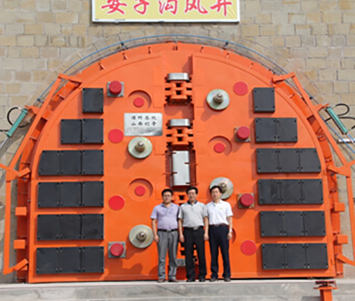 新疆自复式斜井防爆门上门指导技术安装