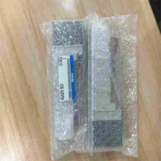原装3位中封式阀门VQ4351-5H1插头引线式