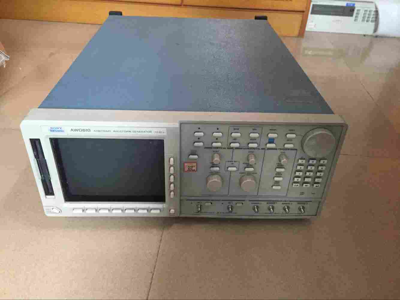 Tektronix泰克 AWG710B 任意波形发生器