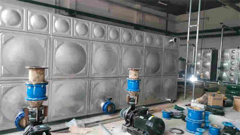 供应各种组合式不锈钢水箱 山东水箱厂家