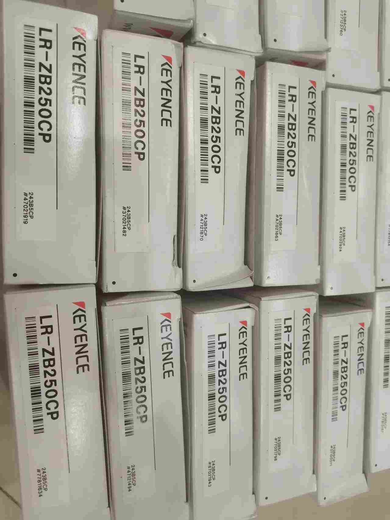 KEYENCE基恩士激光传感器LR-ZH500P新款