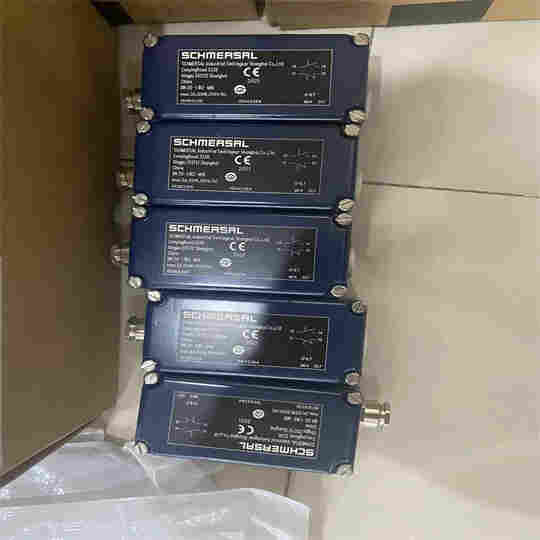 1668050634870884.jpg 施迈赛安全互锁开关AZ16-12ZVRK-M20