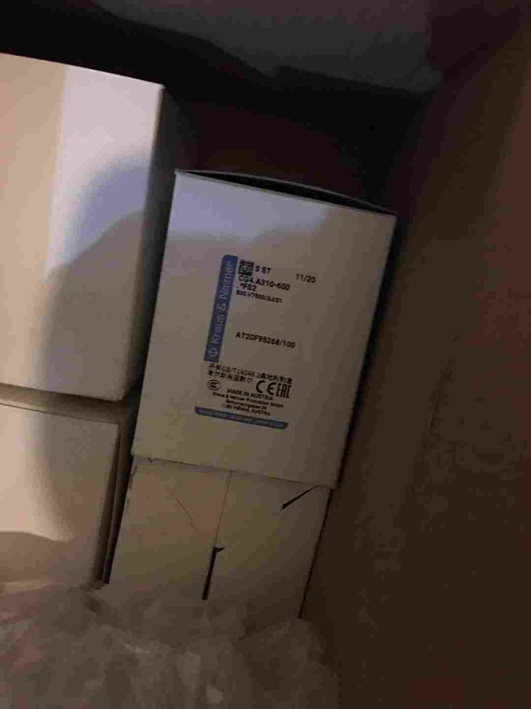 莘默王工 Amphenol 德国原装 C146-10Z010-1001 插头盖