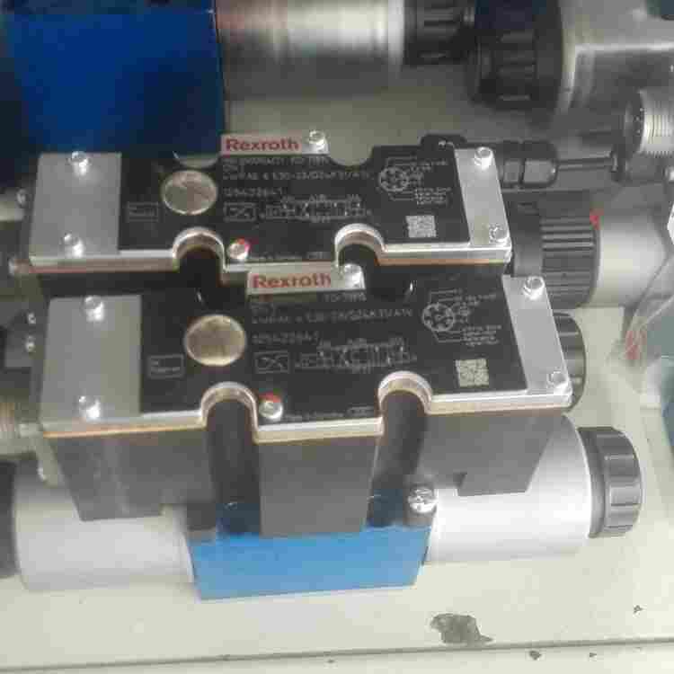 REXROTH 阀 4WREE 6 E32-3X/V/24A1