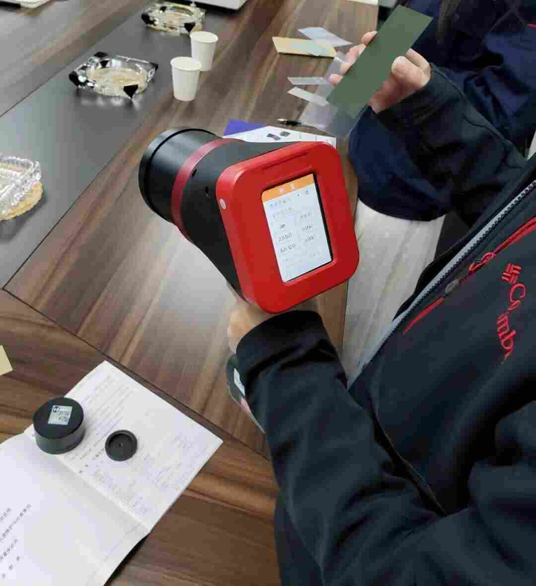 国产化首 款-红外辐射计及红外发射率测量仪