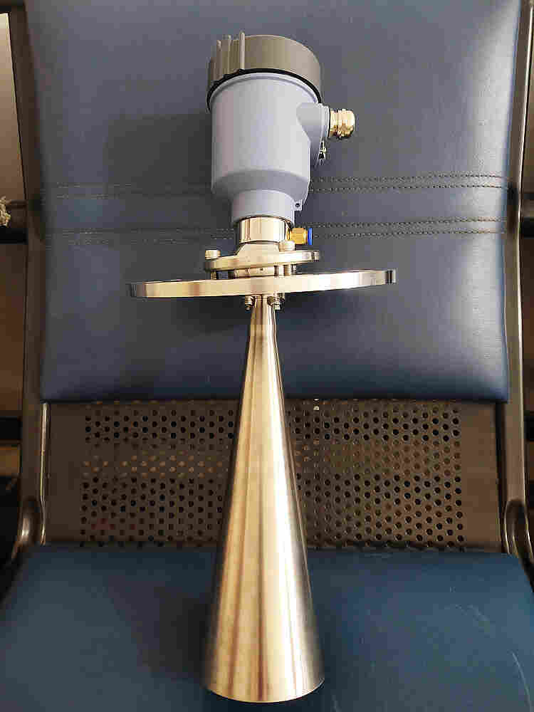 仓储粉料雷达液位计带吹扫功能