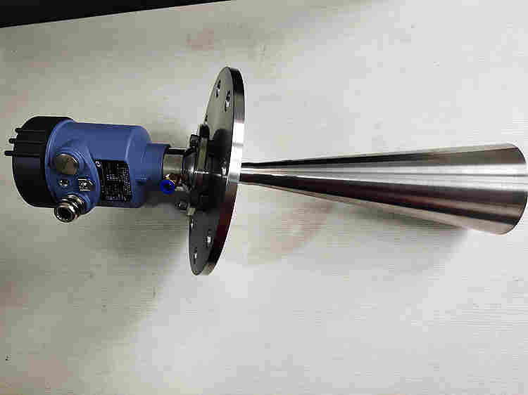 山东济南沥青储罐雷达物位计