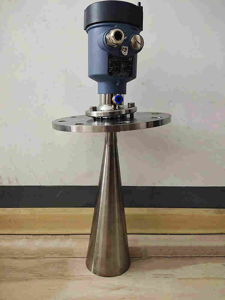 甘肃内蒙古新疆油库雷达液位计