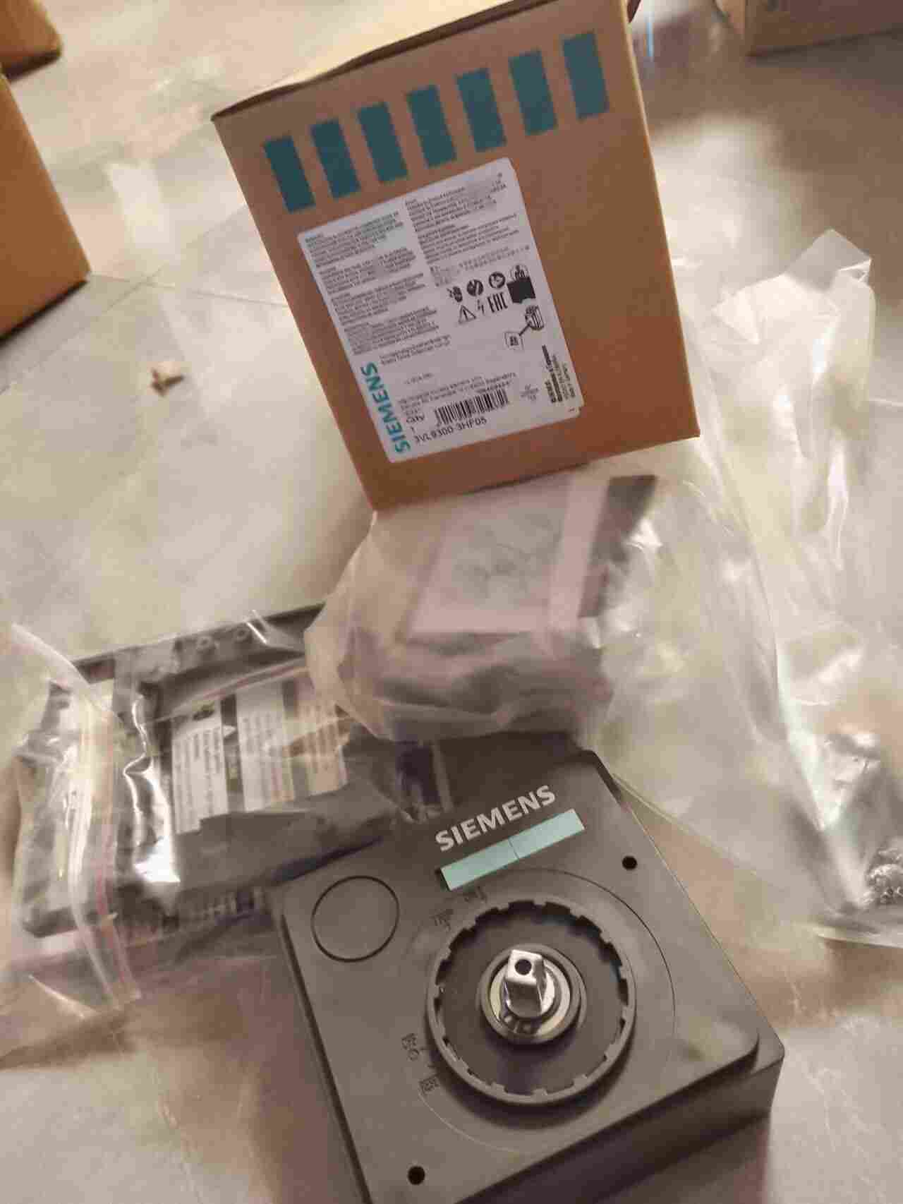 西门子塑壳断路器3VA1110-5EF32-0AA0紧凑设计