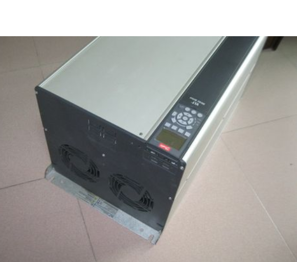 丹佛斯变频器FC-302P55KT5E20H2XGCX高效的散热片原装进口