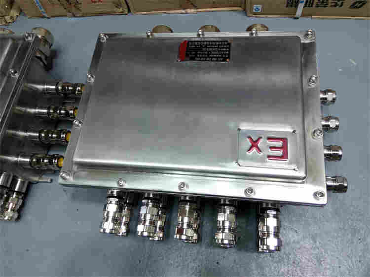 西安飞越不锈钢防爆控制箱非做