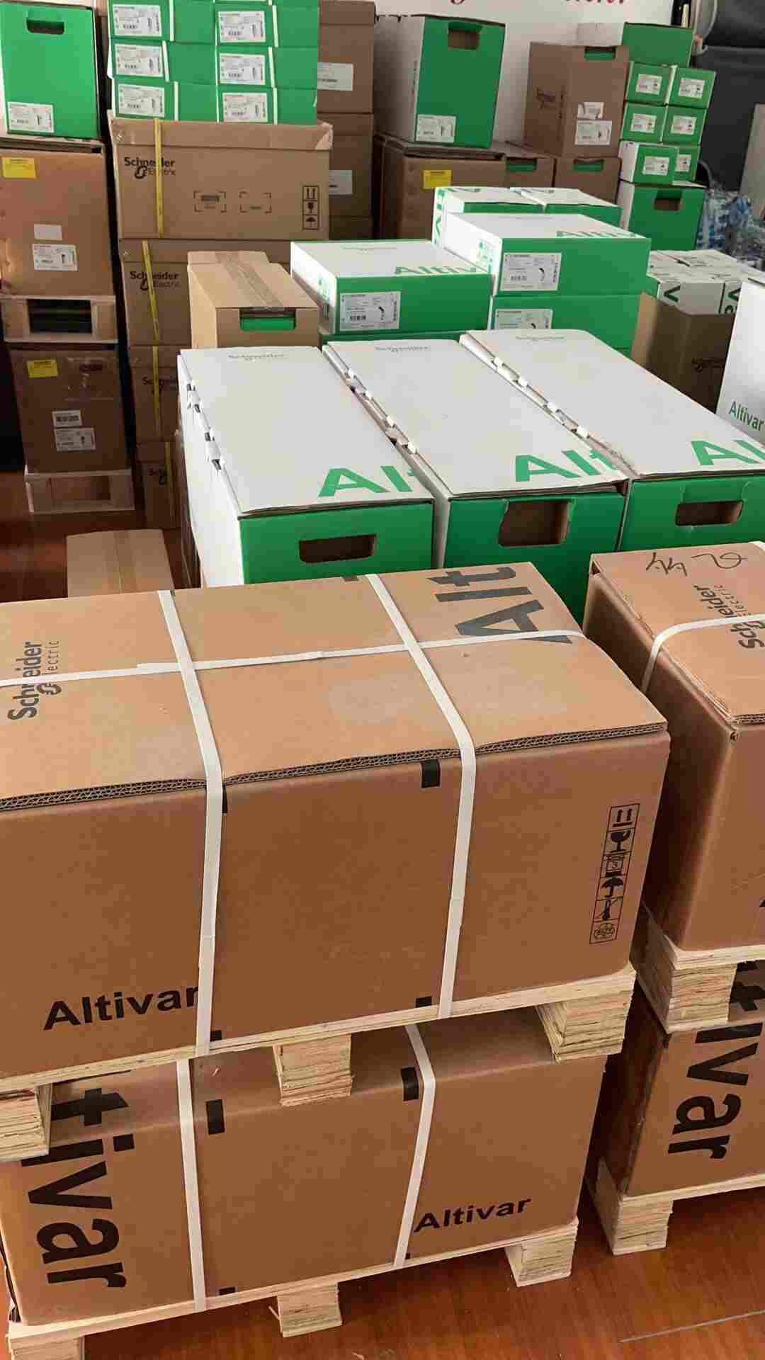 施耐德变频器ATV930D30N4现货