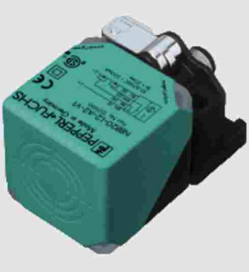 实物图P+F倍加福电感式传感器NBB20-L2-A2-V1-M