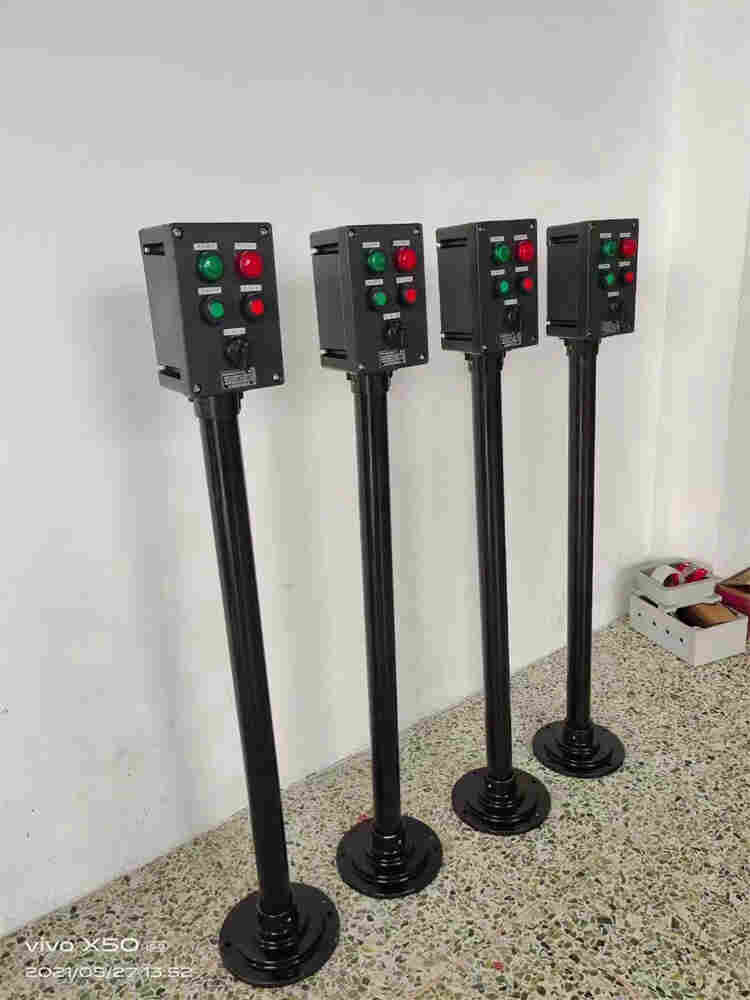 1679387473448989.jpg 全塑防爆操作仪表箱安装方式 挂式 立杆式