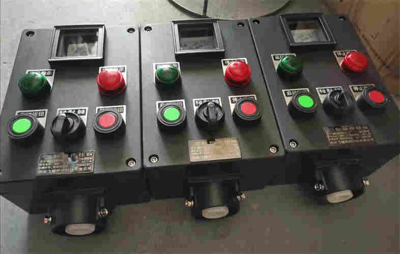 1679387463893139.jpg 全塑防爆操作仪表箱安装方式 挂式 立杆式