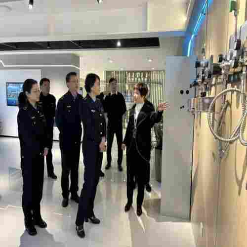 区市场监管局副局长顾芙蓉带队调研上海敦阳流体设备有限公司
