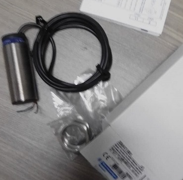 施耐德速度传感器XSAV11801资料