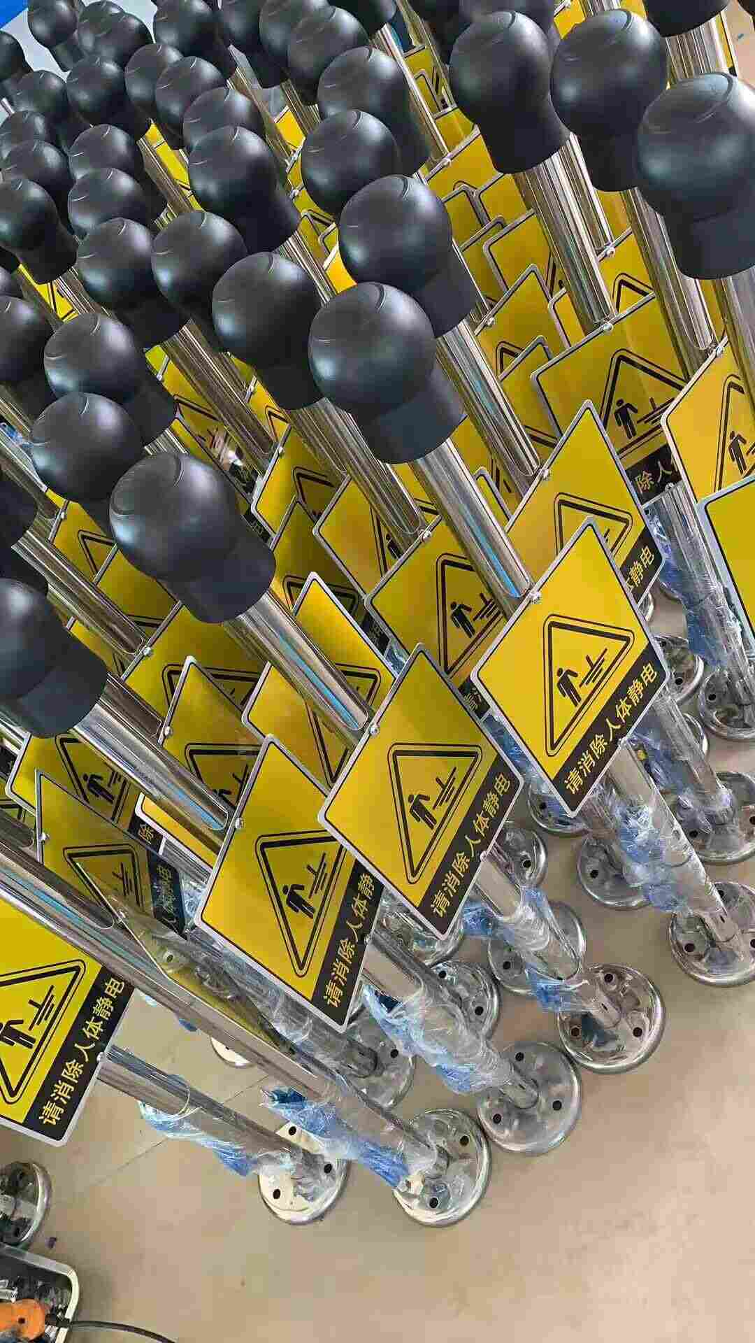 1681812905213359.jpg 人本静电释放仪现场使用示意图