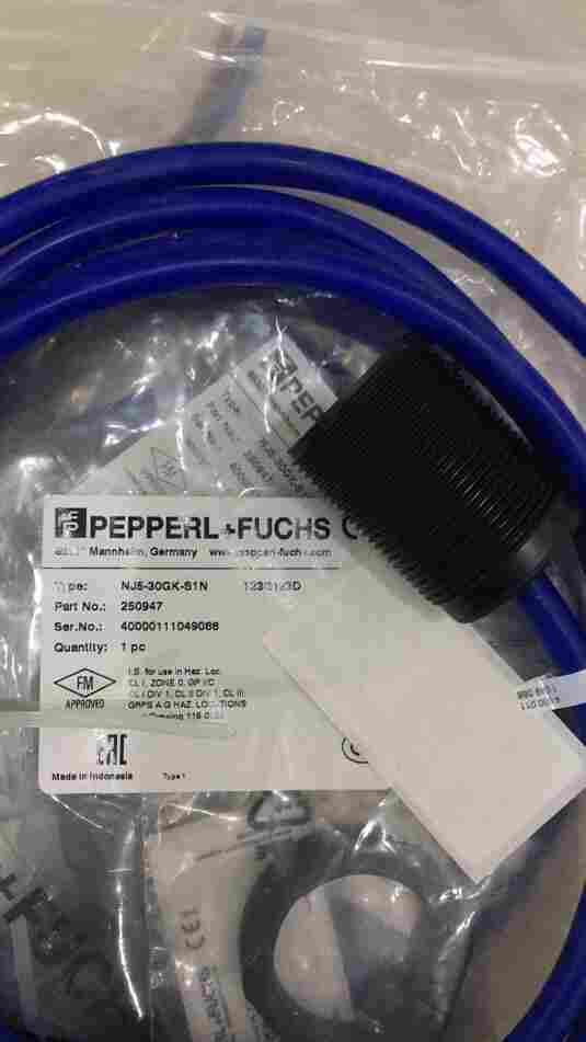 圆柱形p+f倍加福NEB12-18GM50-E2电感式传感器