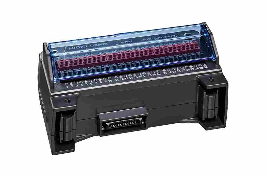  电压/温度单元 U8552