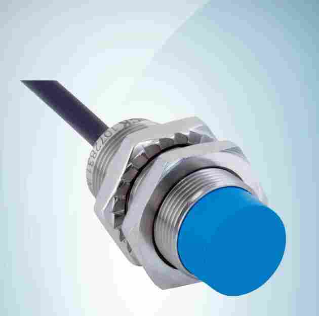 ​实物图SICK施克接近传感器IMB18-12NPSVU2K