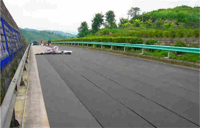 湘潭水泥路裂缝抗裂贴现货销售/2023