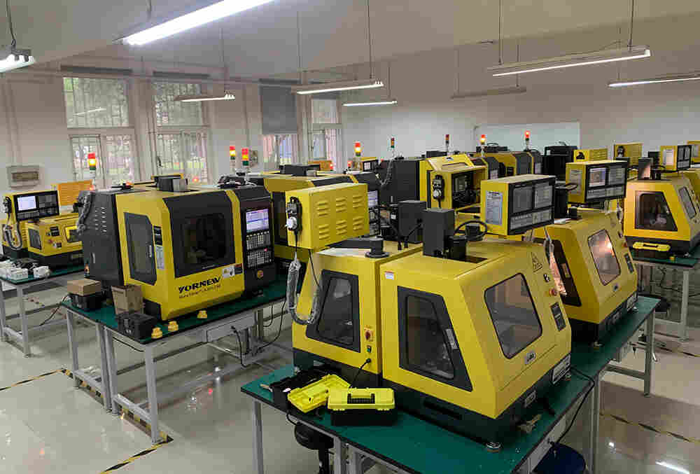 学校如何选择小型桌面级CNC机床