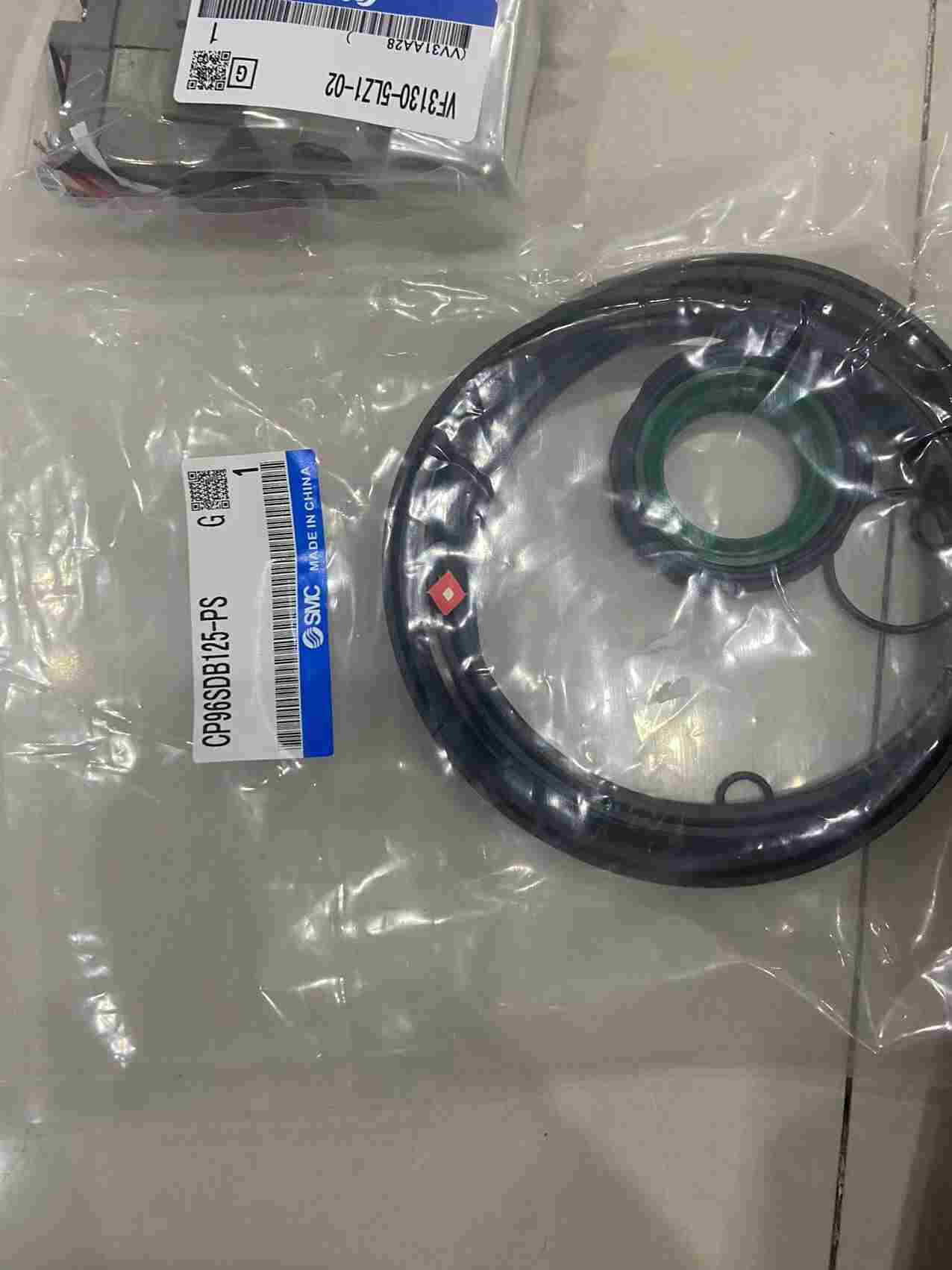 SMC双作用活塞杆气缸CP96SDB63-320C