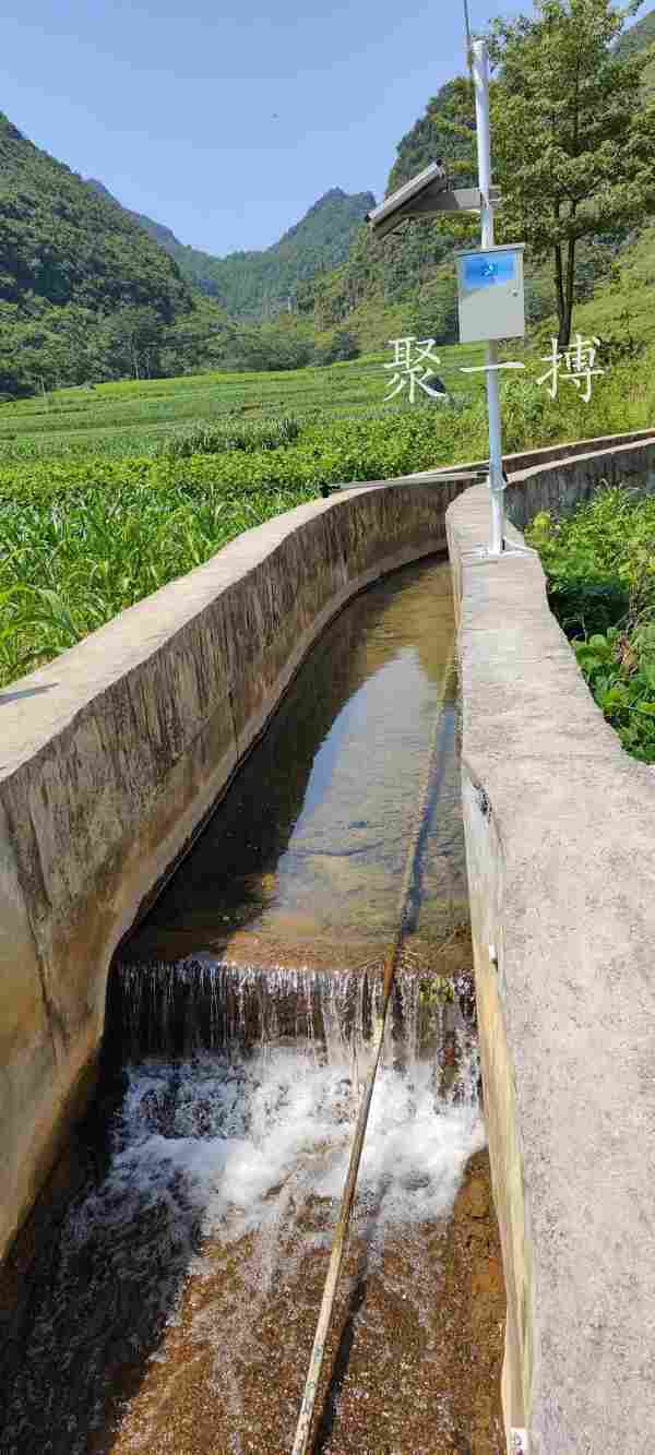 智慧农业灌溉明渠流量在线监测设备安装现场