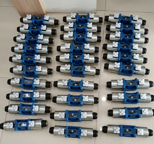 ​力士乐电磁换向阀4WE6D62/OFEG24N9K4 DC24V