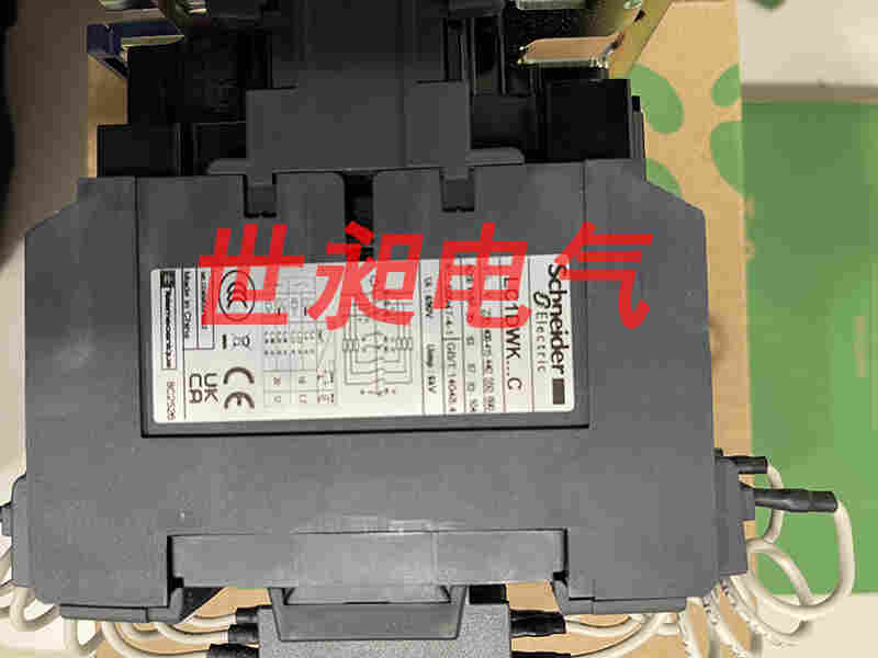 貨真價實施耐德電氣電容接觸器 LC1DWKM7C  220V