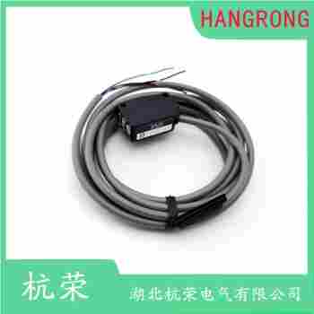 E3S-AT81 光电开关安装使用