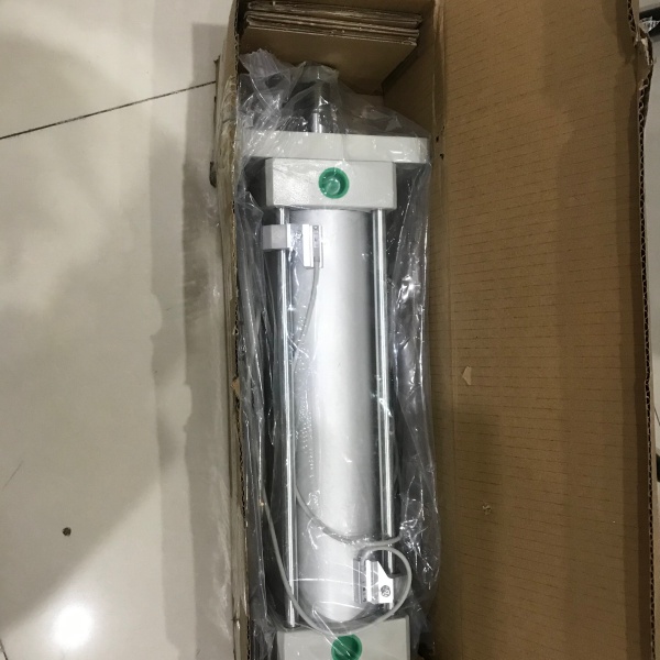 1786952540868627.jpg 驱动方式CKD喜开理气缸SRL3-00-32B-1200-M3V-D-B