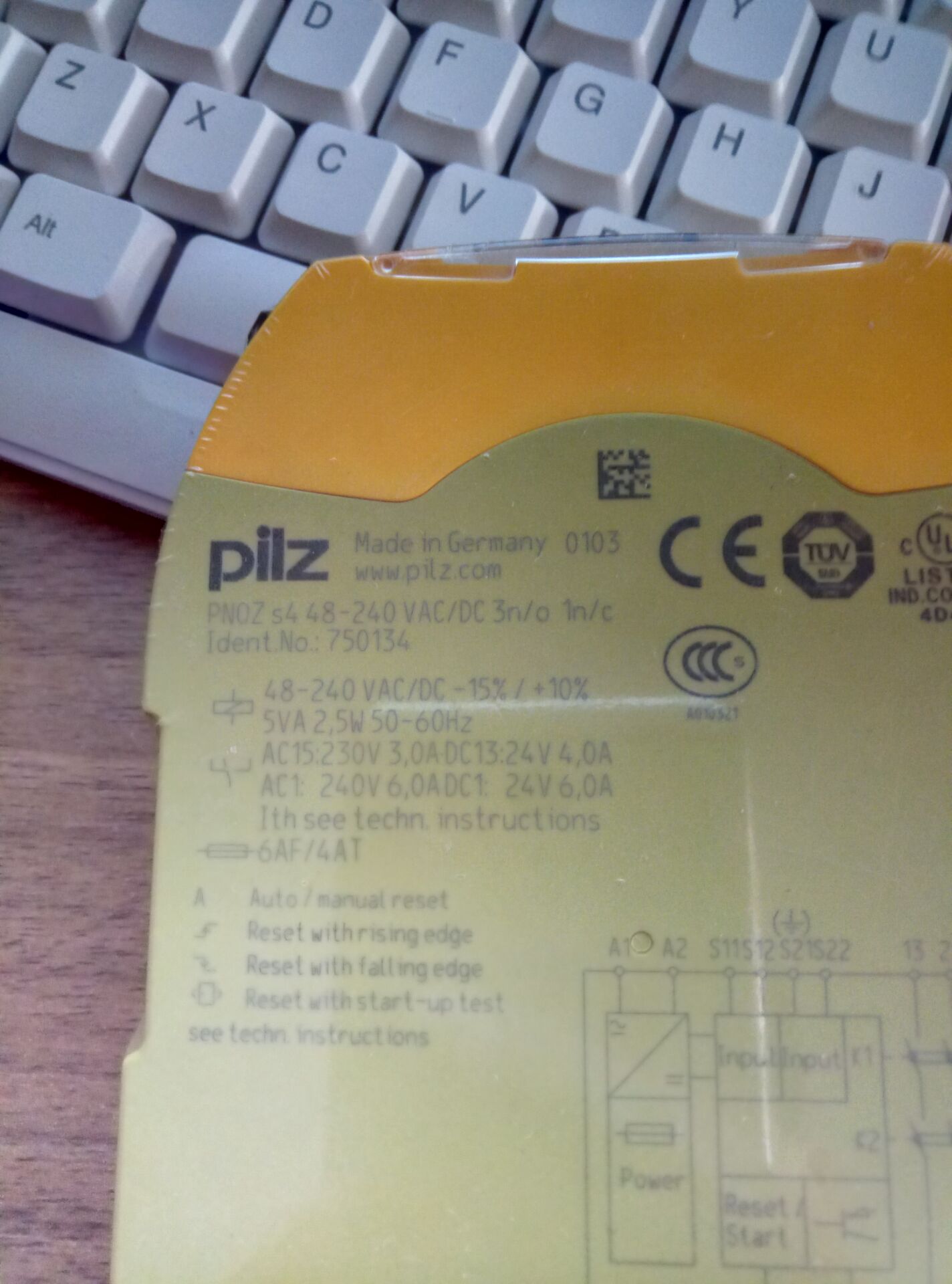 PILZ PNOZ s6.1安全继电器750126原装全新