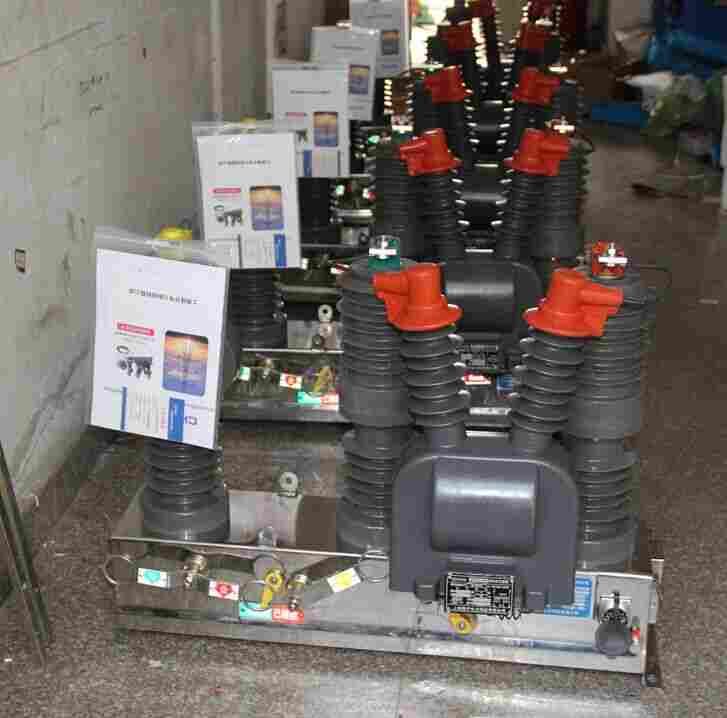 户外10kv智能真空断路器zw32-12F