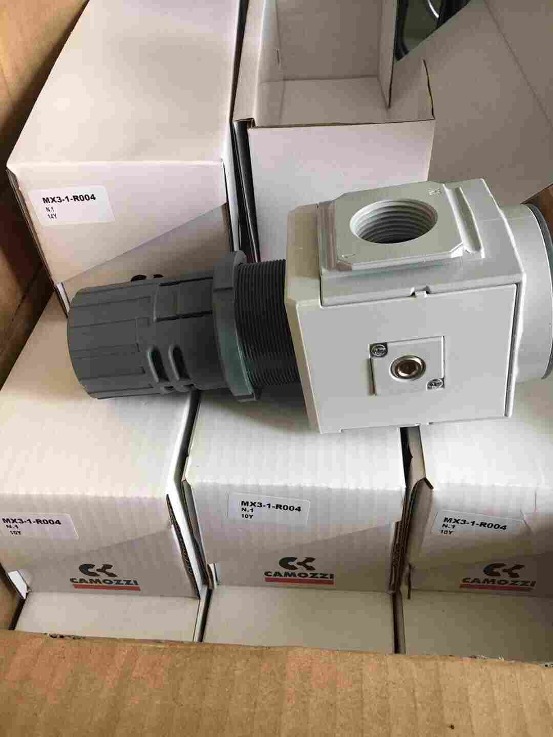 多位型气缸，使用规格意大利康茂盛24N2A25A185