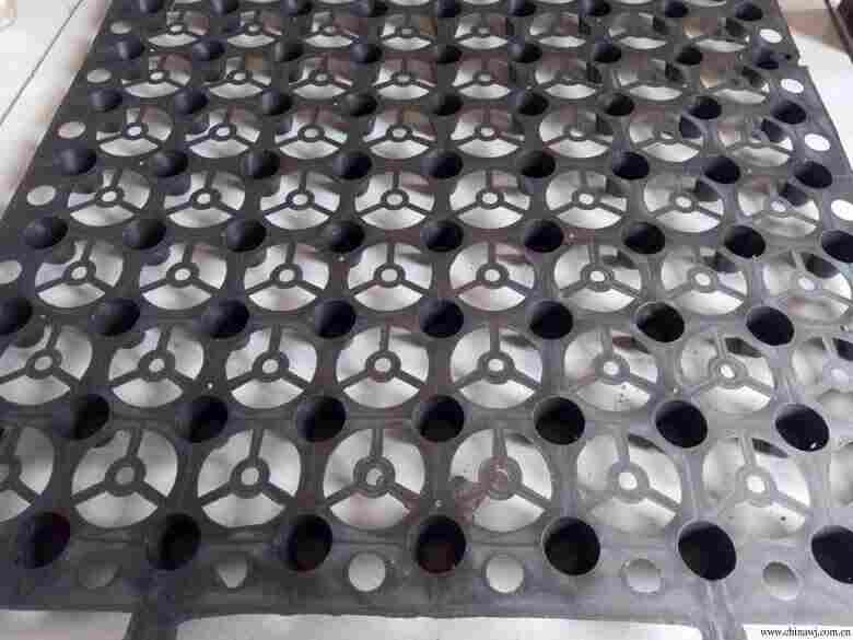 买(黄石蓄排水板厂家)就买——黄石有限公司