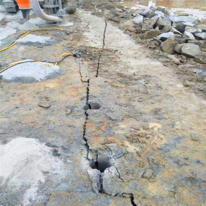 安徽六安霍邱县开裂岩石机器设备