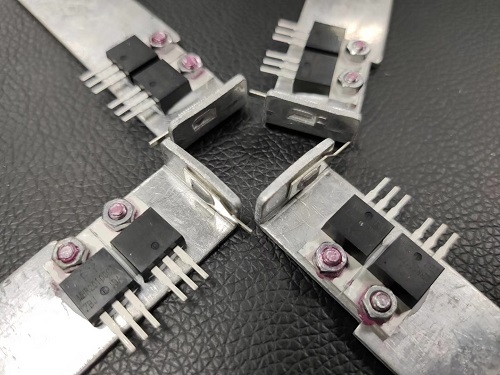 汽车电子主板散热片自动组装锁螺丝机器