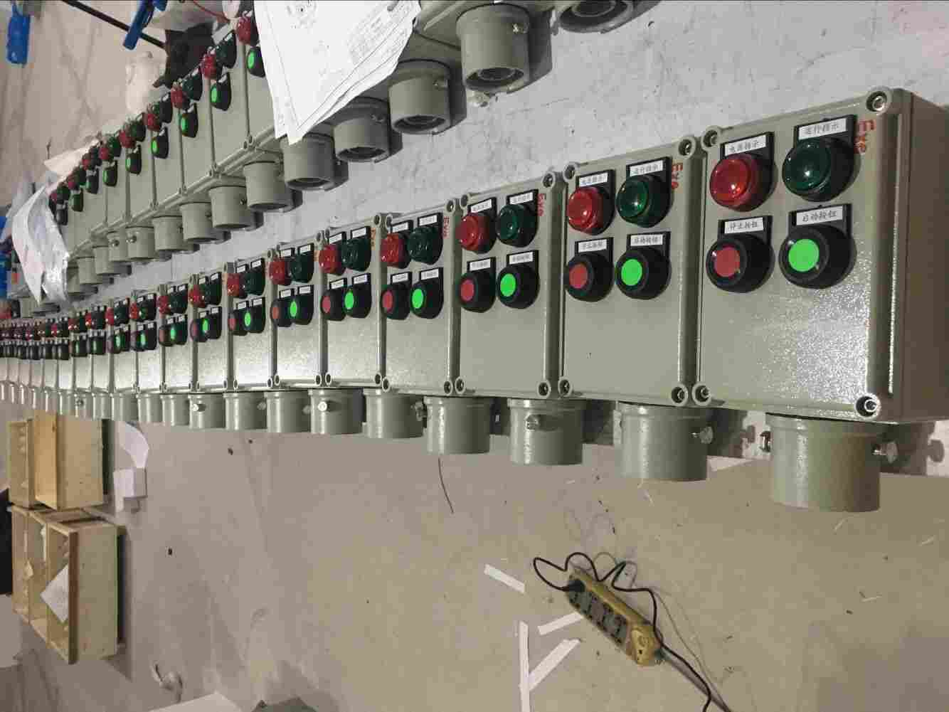 一控二立式就地操作柱