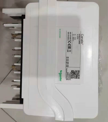 安全继电器XPSCM1144  24VDC