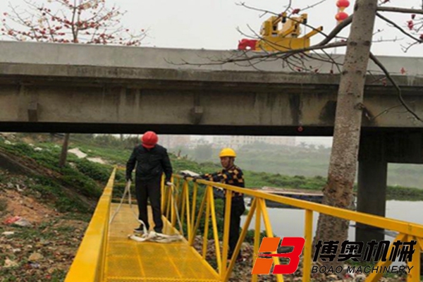 巫山县桥梁防撞墙钢模板施工车