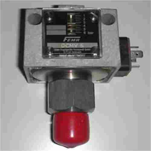 现货FEMA温度控制器