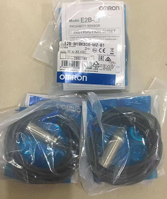 E2B-M18KS08-WZ-B1实物图 接近传感器