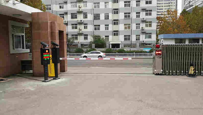 安阳工厂车牌识别停车系统单杆抬杆系统高清车牌识别系