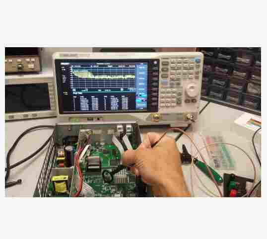  驻波比和传输响应测量 频谱分析仪