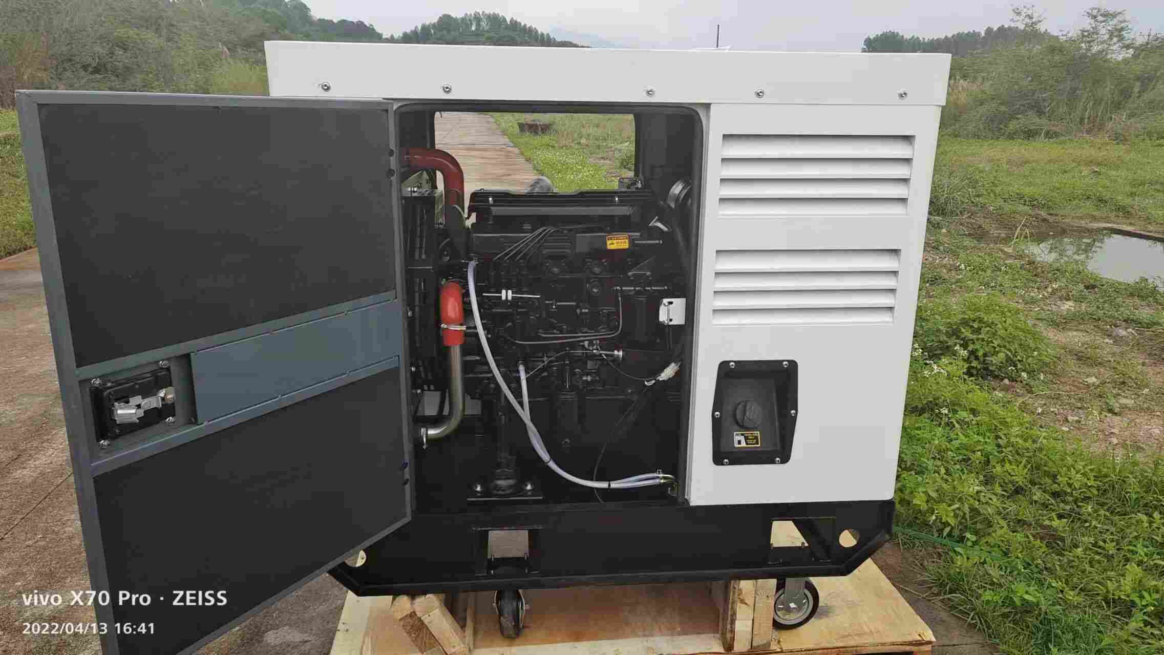 箱体式25KW柴油发电机永磁