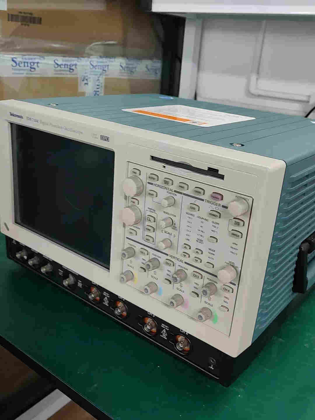 Tektronix泰克TDS7104数字示波器