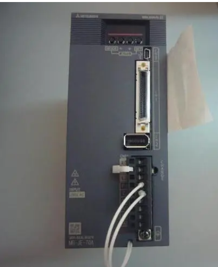 Mitsubish伺服驱动器MR-JE-40A额定电流2.8A