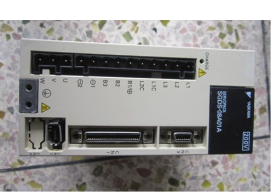 安川7系列伺服SGM7S-2R8A00A002零调谐时间库存现货 安川7系列伺服SGM7S-2R8A00A002零调谐时间库存现货